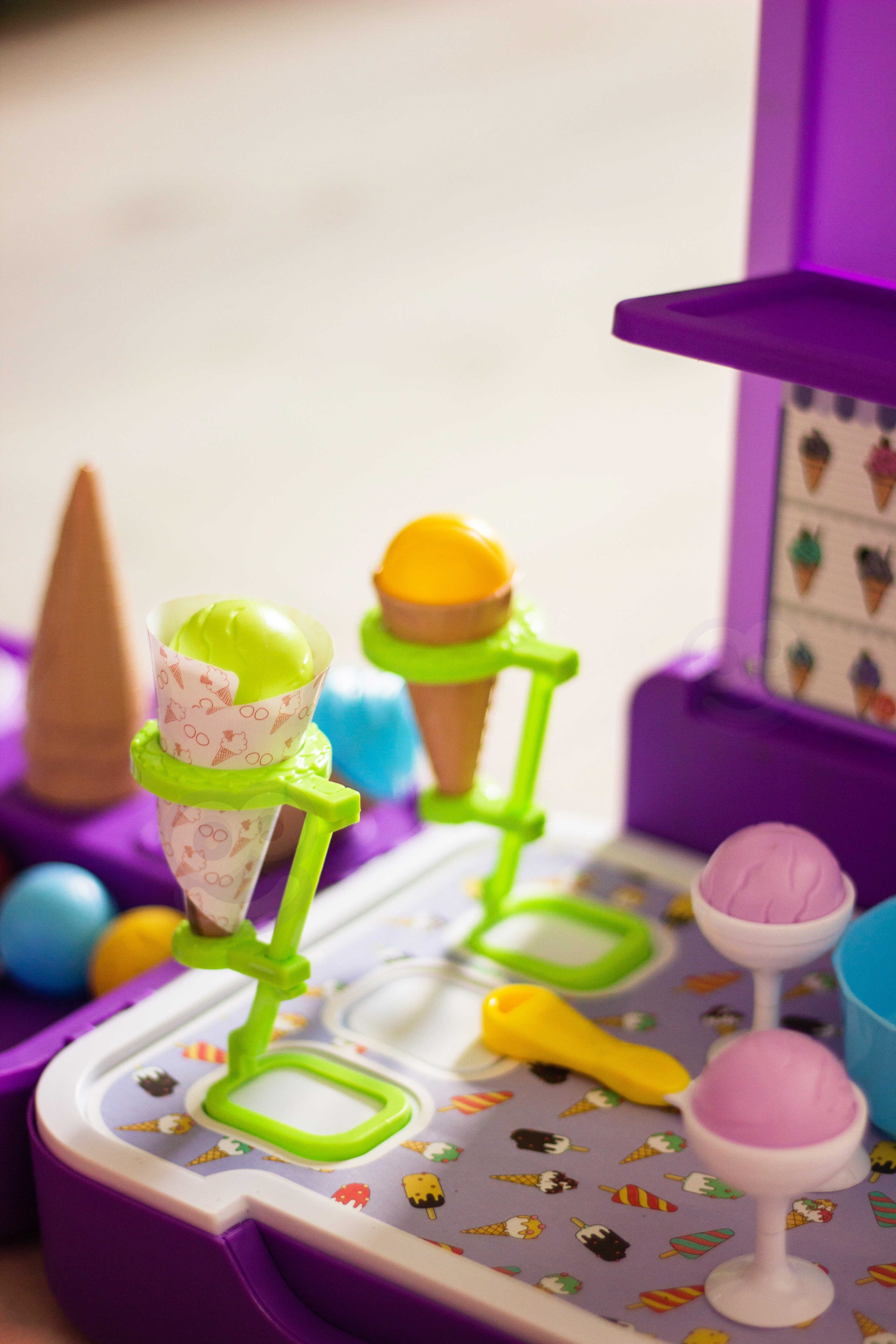 Woopie Ice Cream Case 3 In 1 Kitchen Shop Ice Cream Parlor Portable 62 Pcs.