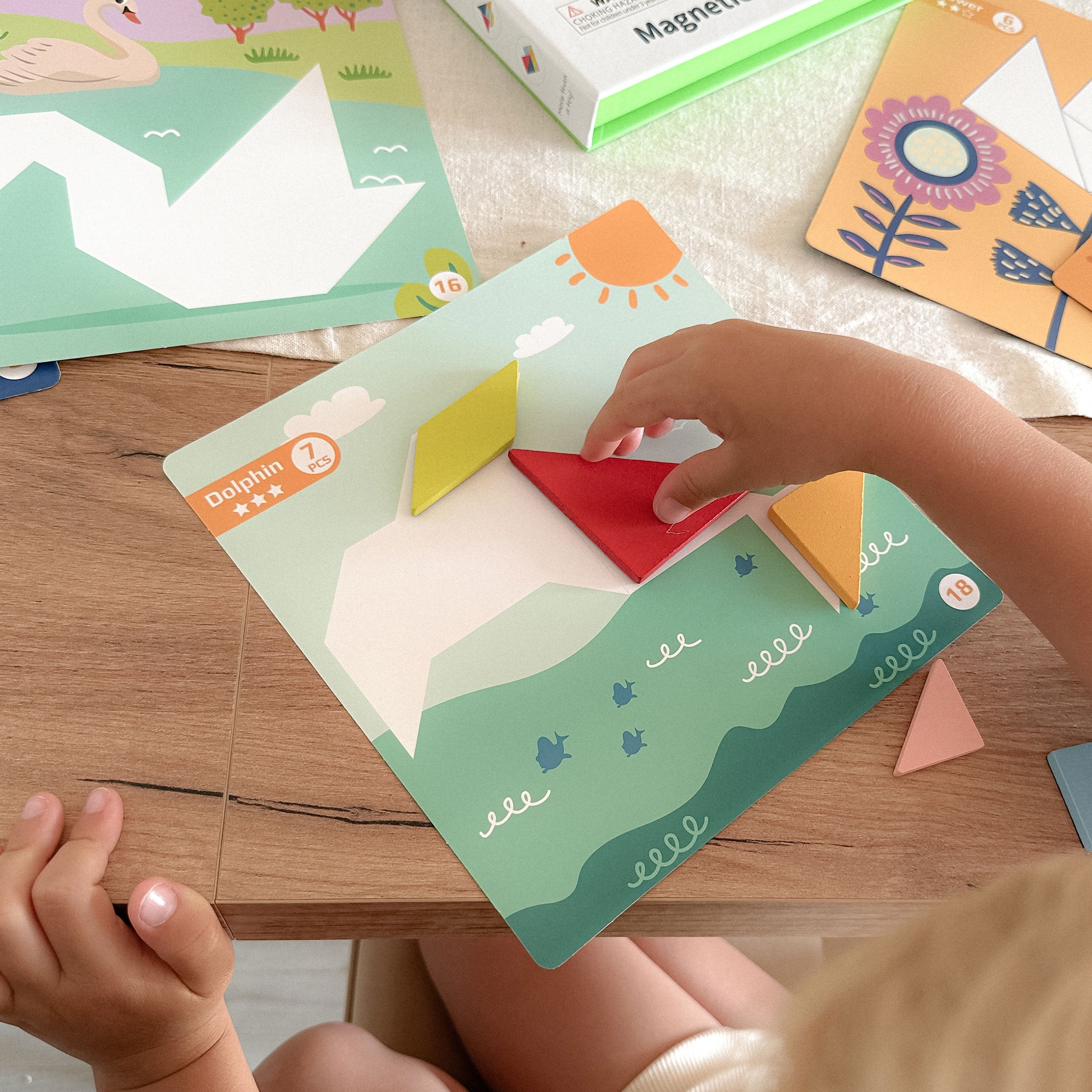 Tooky Toy Tangram Puzzle Пъзел за деца, които изучават фигури, фигури, фигури, 18 бр.