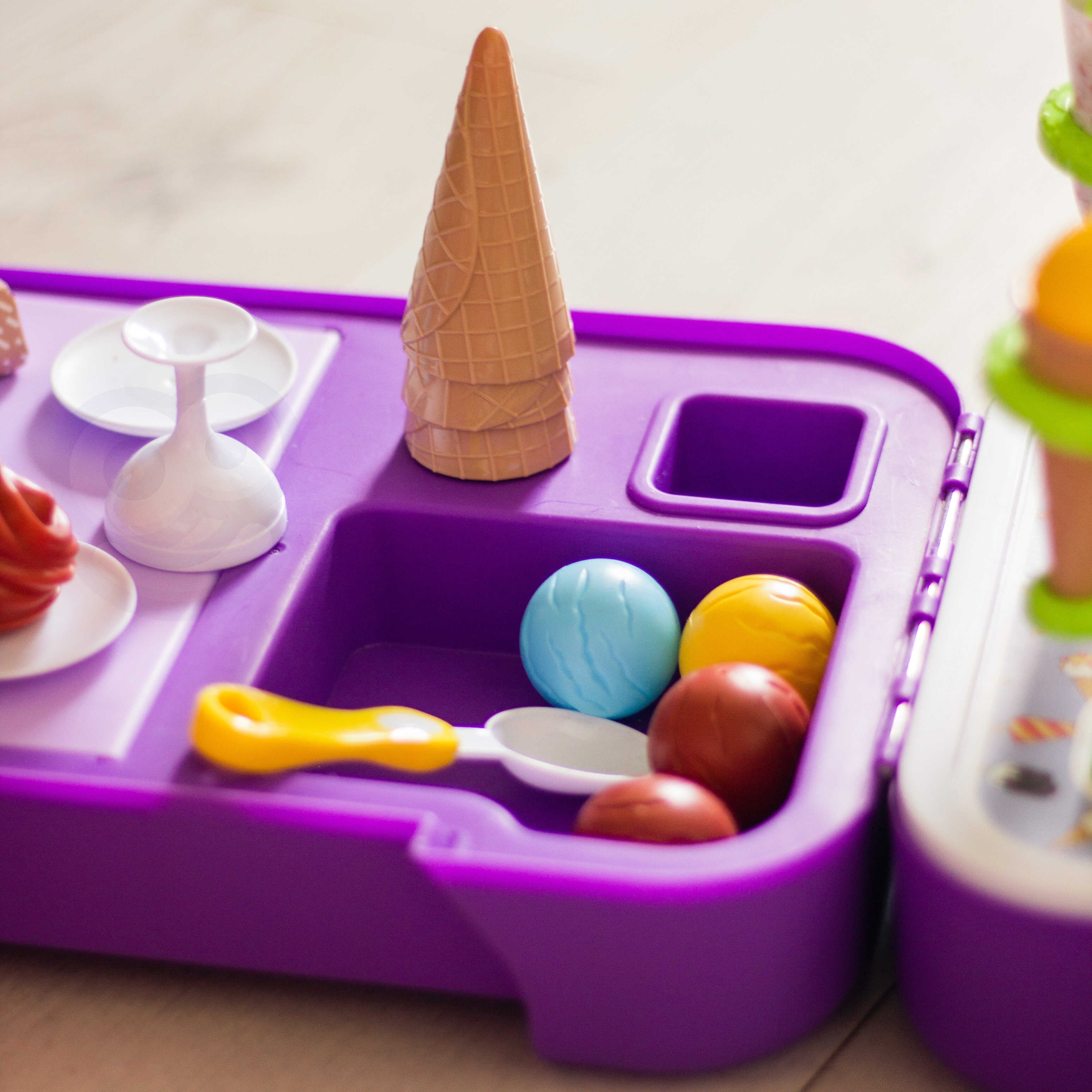 Woopie Ice Cream Case 3 In 1 Kitchen Shop Ice Cream Parlor Portable 62 Pcs.