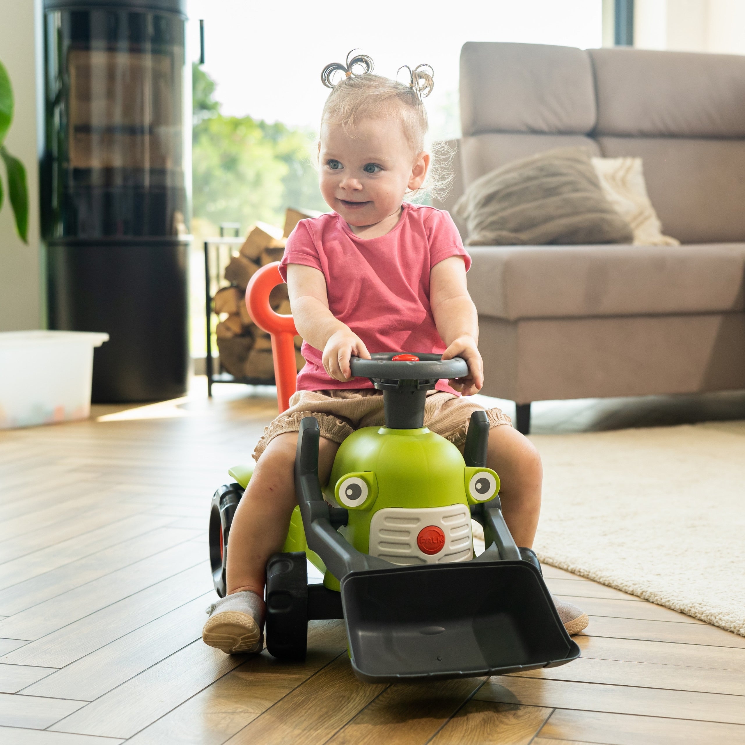 Falk Ride-on Traktor s prívesom a lyžicou