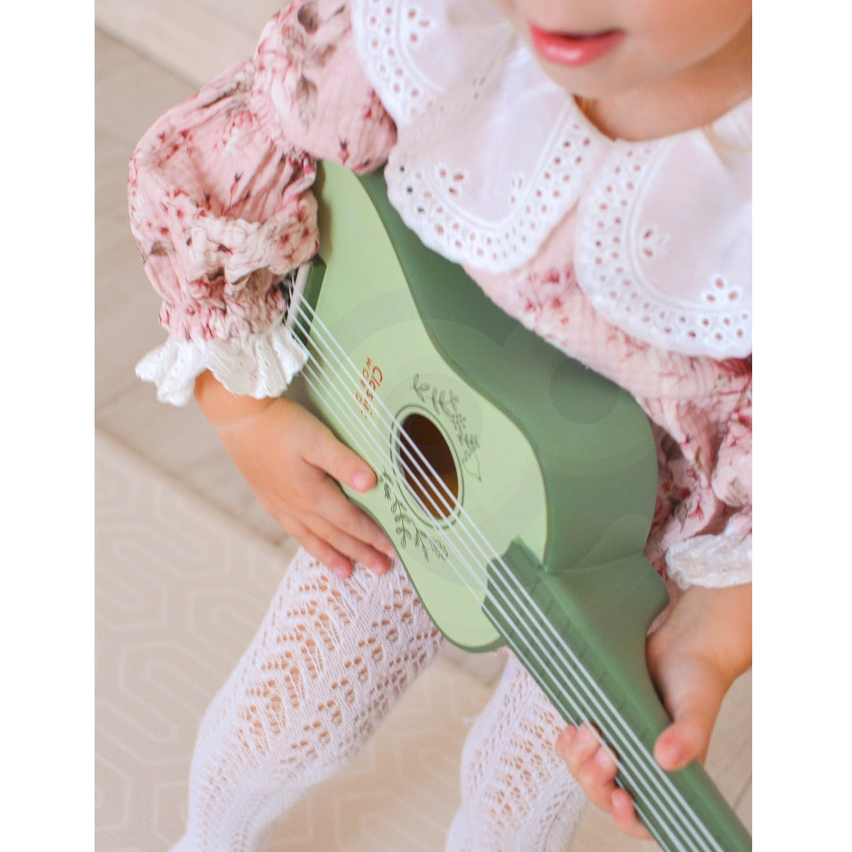 Classic World Wooden Guitar For Children Vintage Hangszer 3+