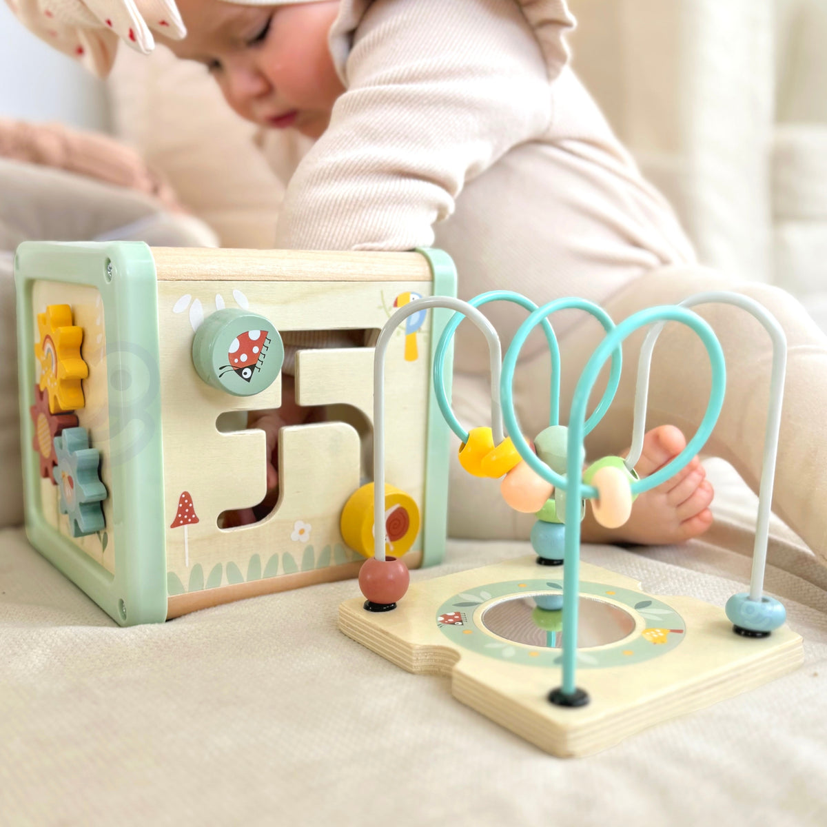Multifunkční vzdělávací třídič Woopie Green Wooden Activity Cube