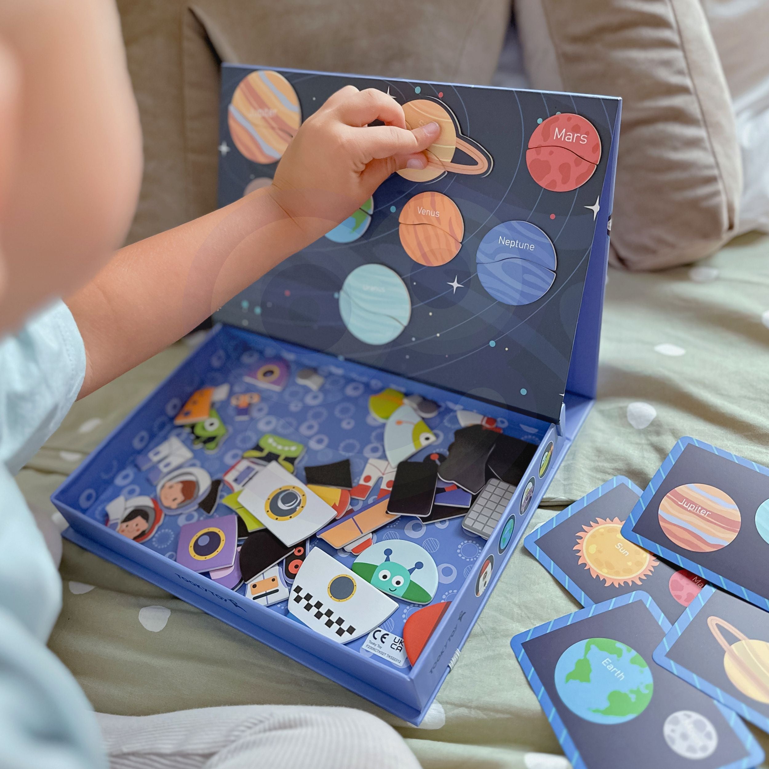 Tooky Toy Magnetické Puzzle Montessori Puzzle Vzdělávací box Cosmos 72 ks.