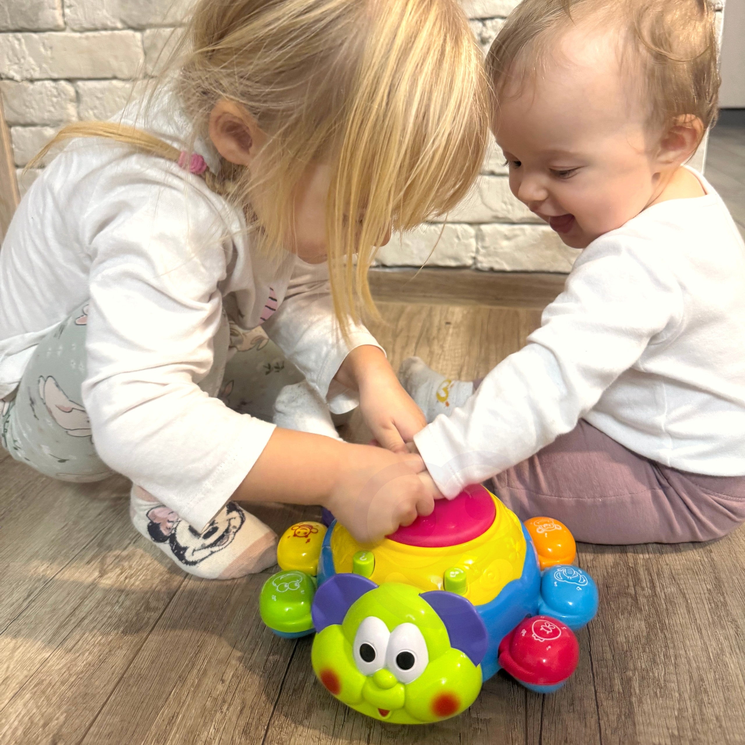 Интерактивна играчка за пълзяща калинка Woopie