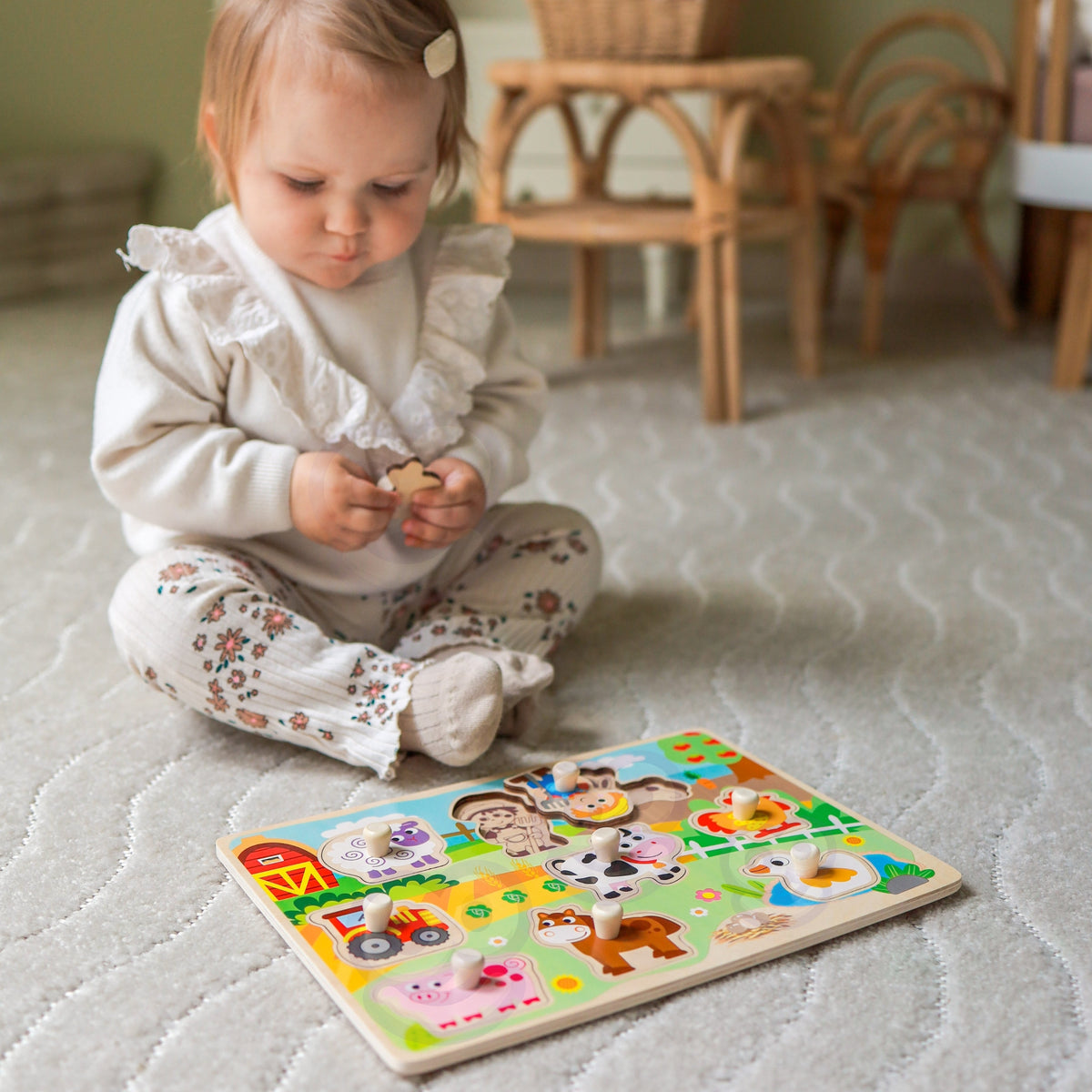 Fermă de puzzle Montessori din lemn verde Woopie, cu ace potriviți