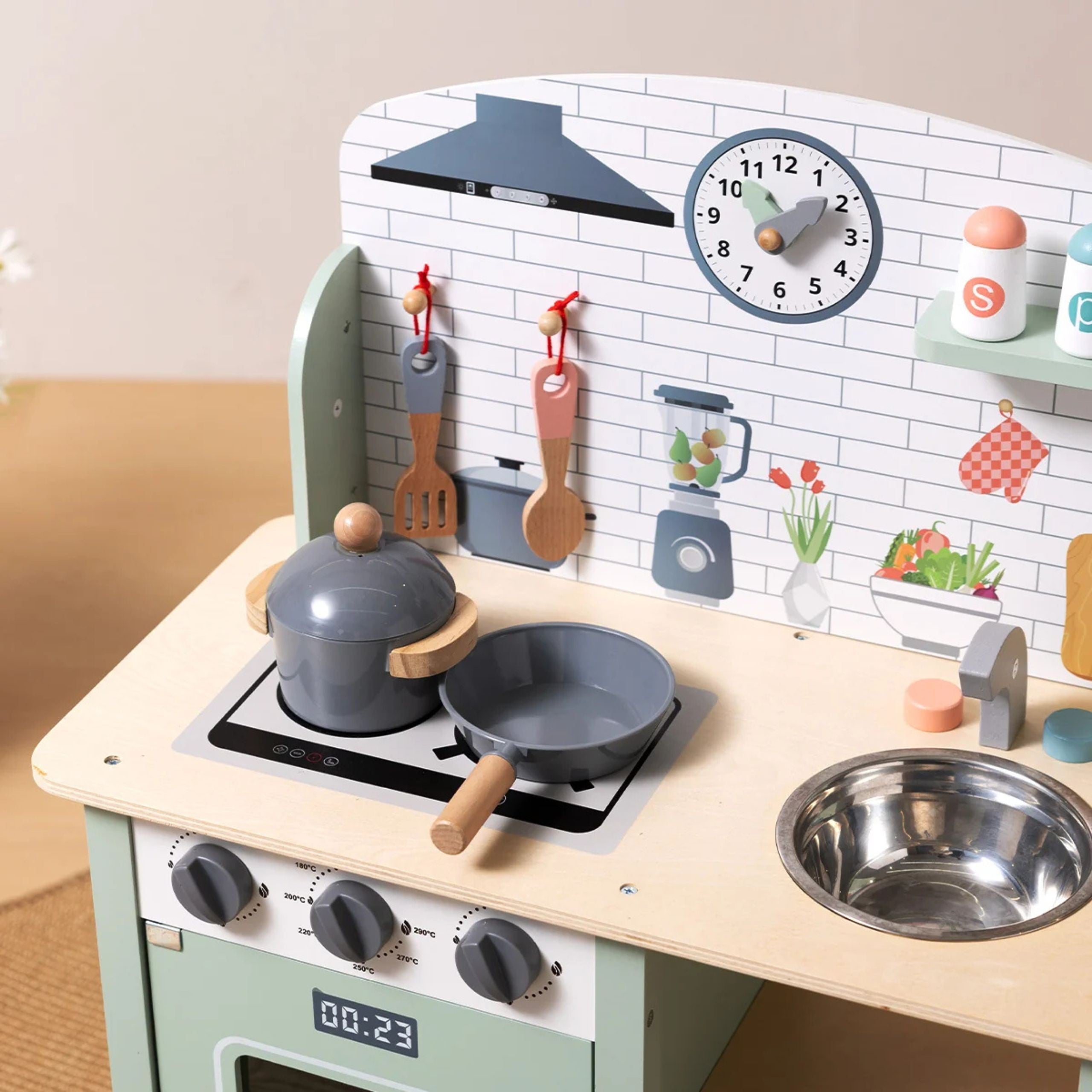 Cuisine en bois vert Tooky Toy avec accessoires