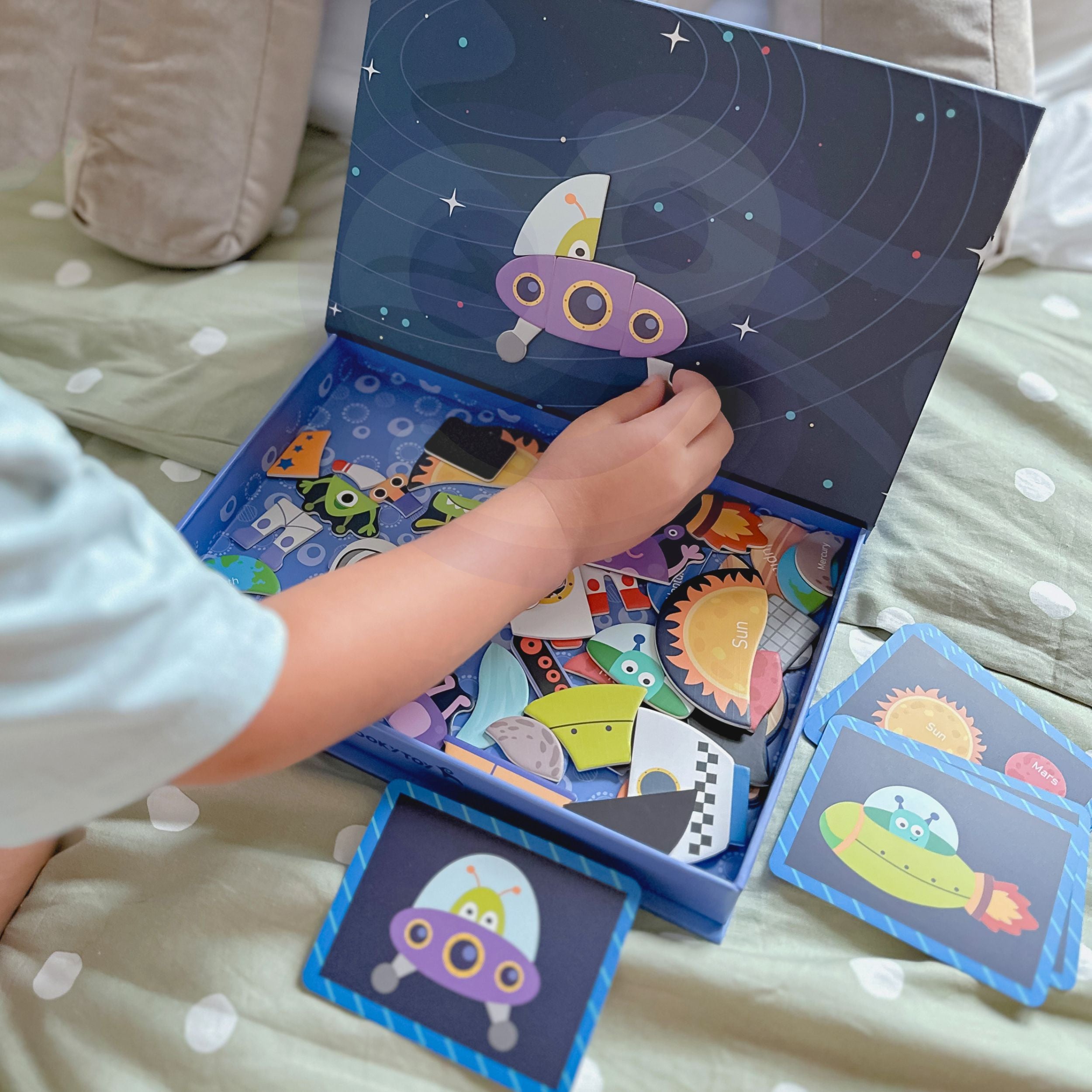Tooky Toy Magnetické Puzzle Montessori Puzzle Vzdělávací box Cosmos 72 ks.
