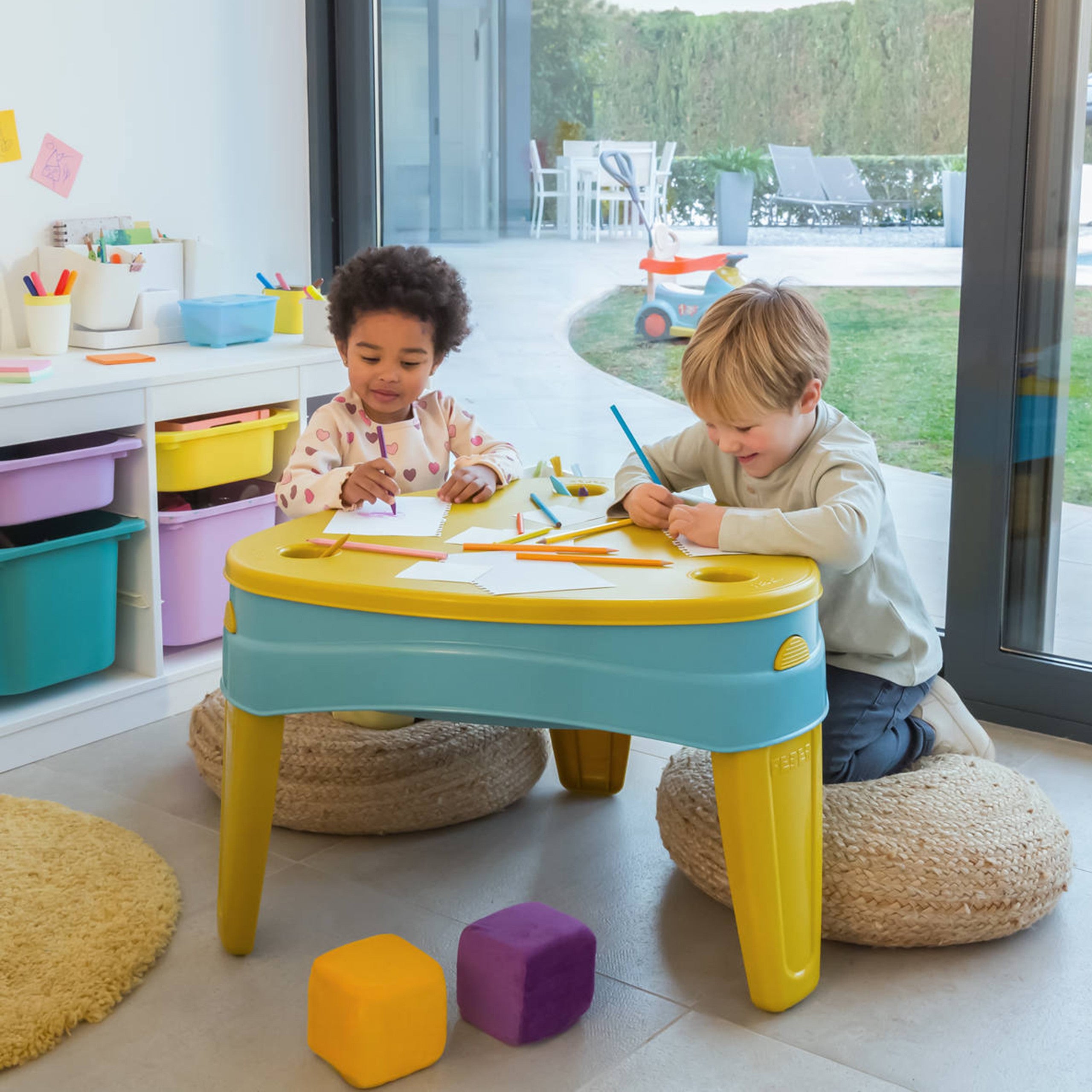 Mesa de água casual 3 em 1 Feber com tampa Sandbox Mesa de piquenique Acessórios para mesa