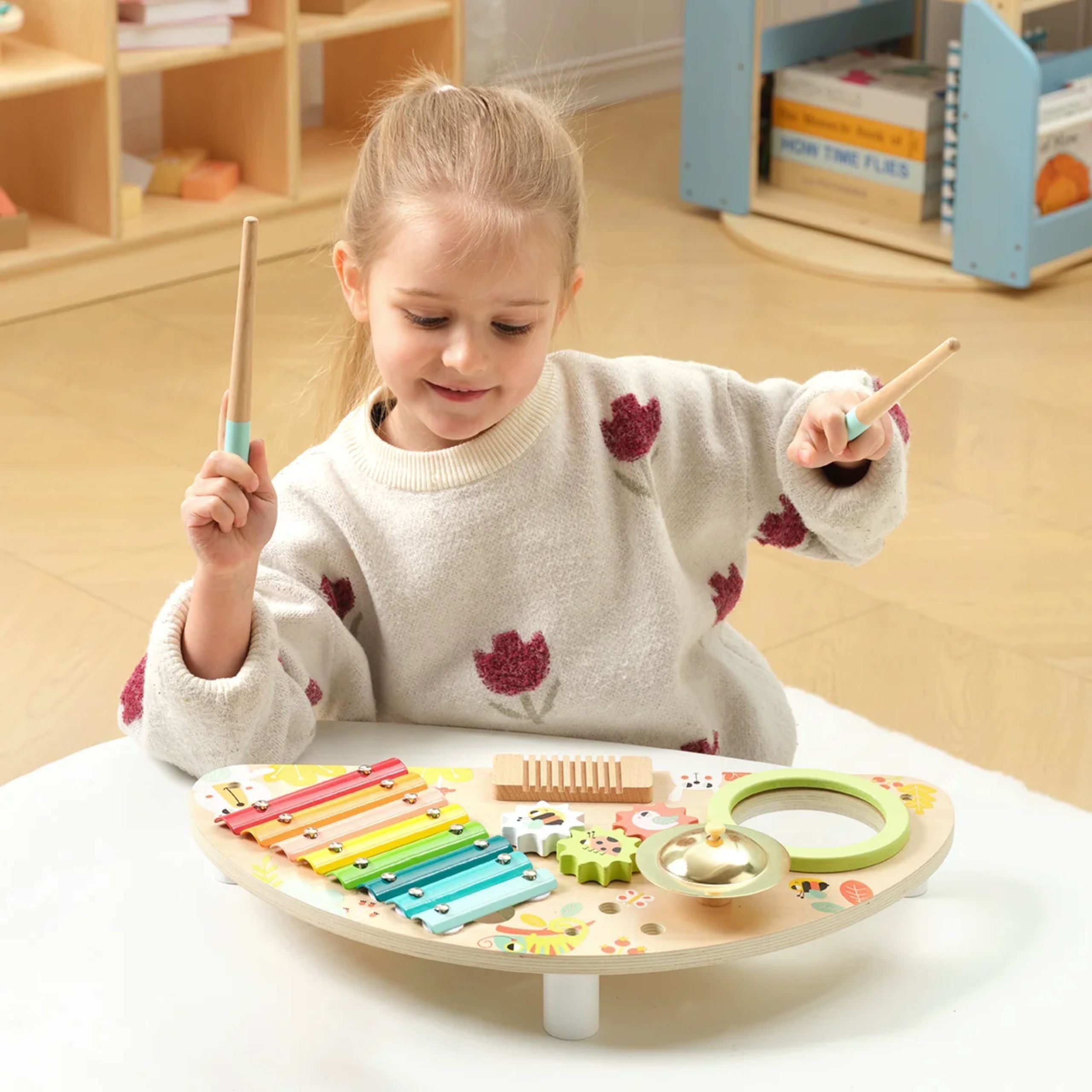 Tooky Toy Strumento multifunzionale Centro musicale Xilofono Ingranaggi Grattugia Tamburo Bacchette per piatti