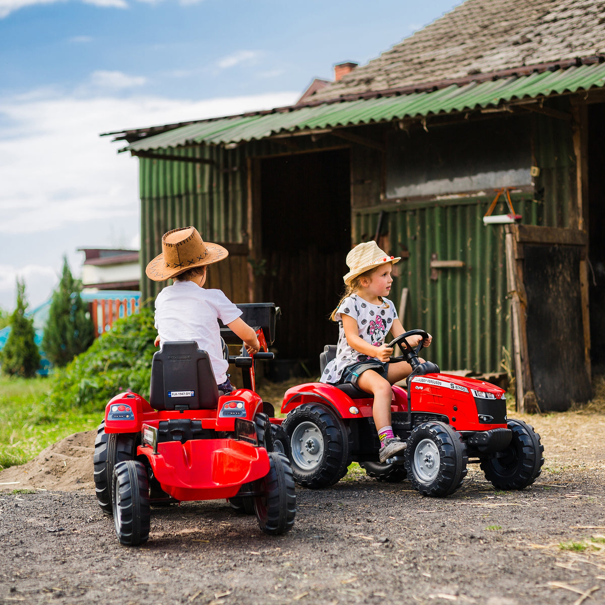 Ciągnik na pedały Falk Massey Ferguson 8740s z łyżką i przyczepą 3-7 lat