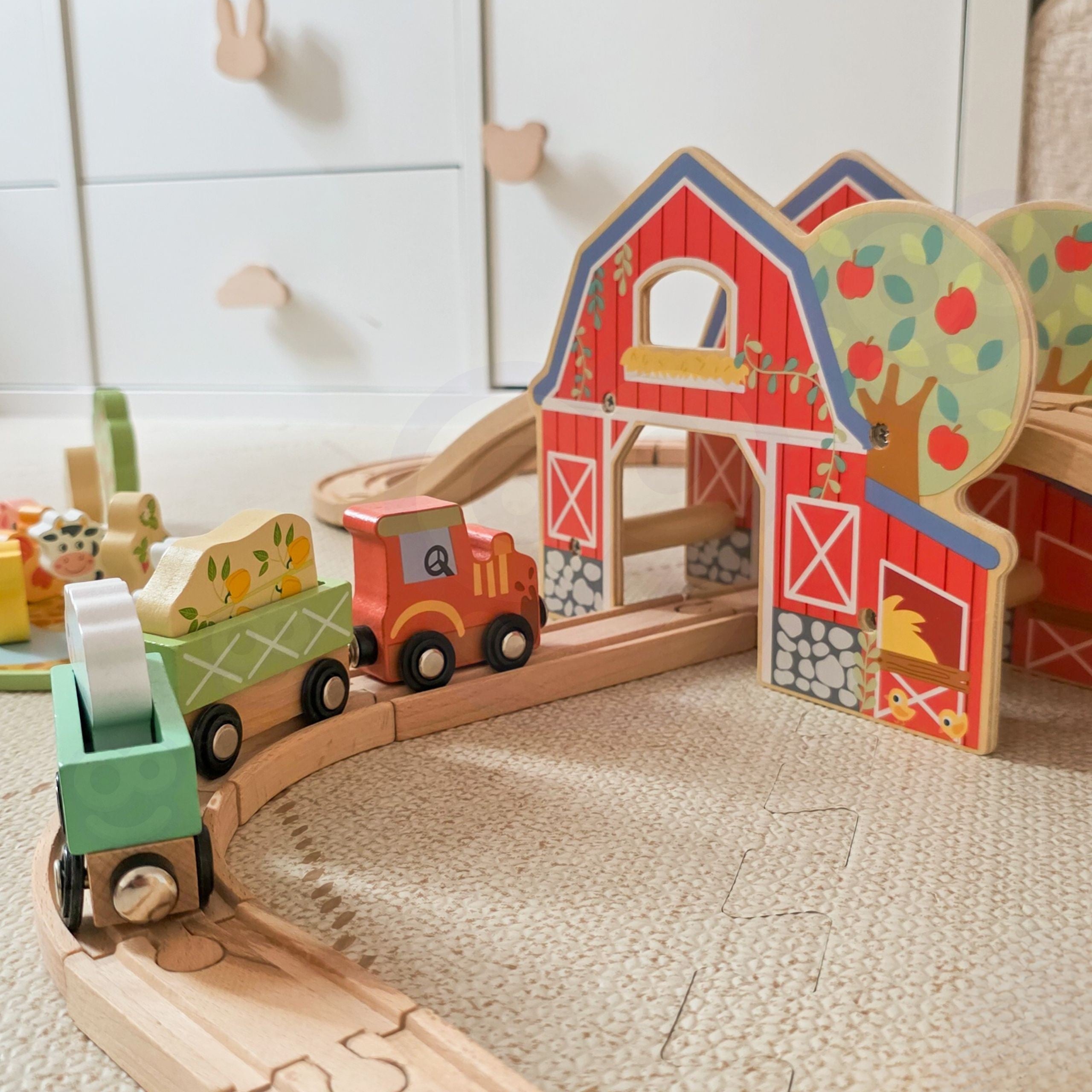 Tooky Toy Bauernhof-Eisenbahn-Set aus Holz, 48-tlg.