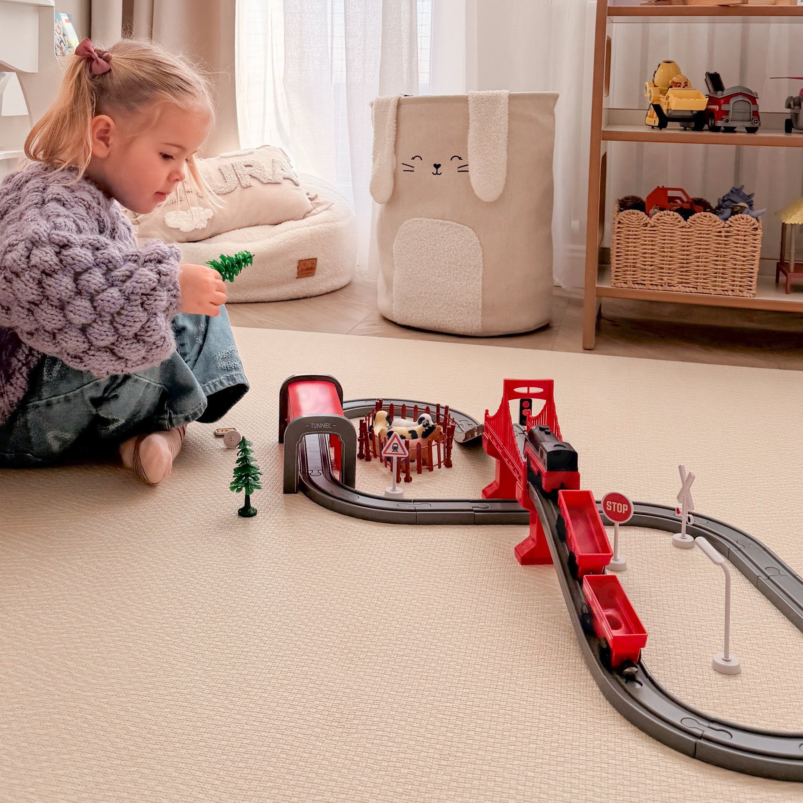 Woopie Electric Train Set Locomotive Track Farm Animals 70 Pcs.