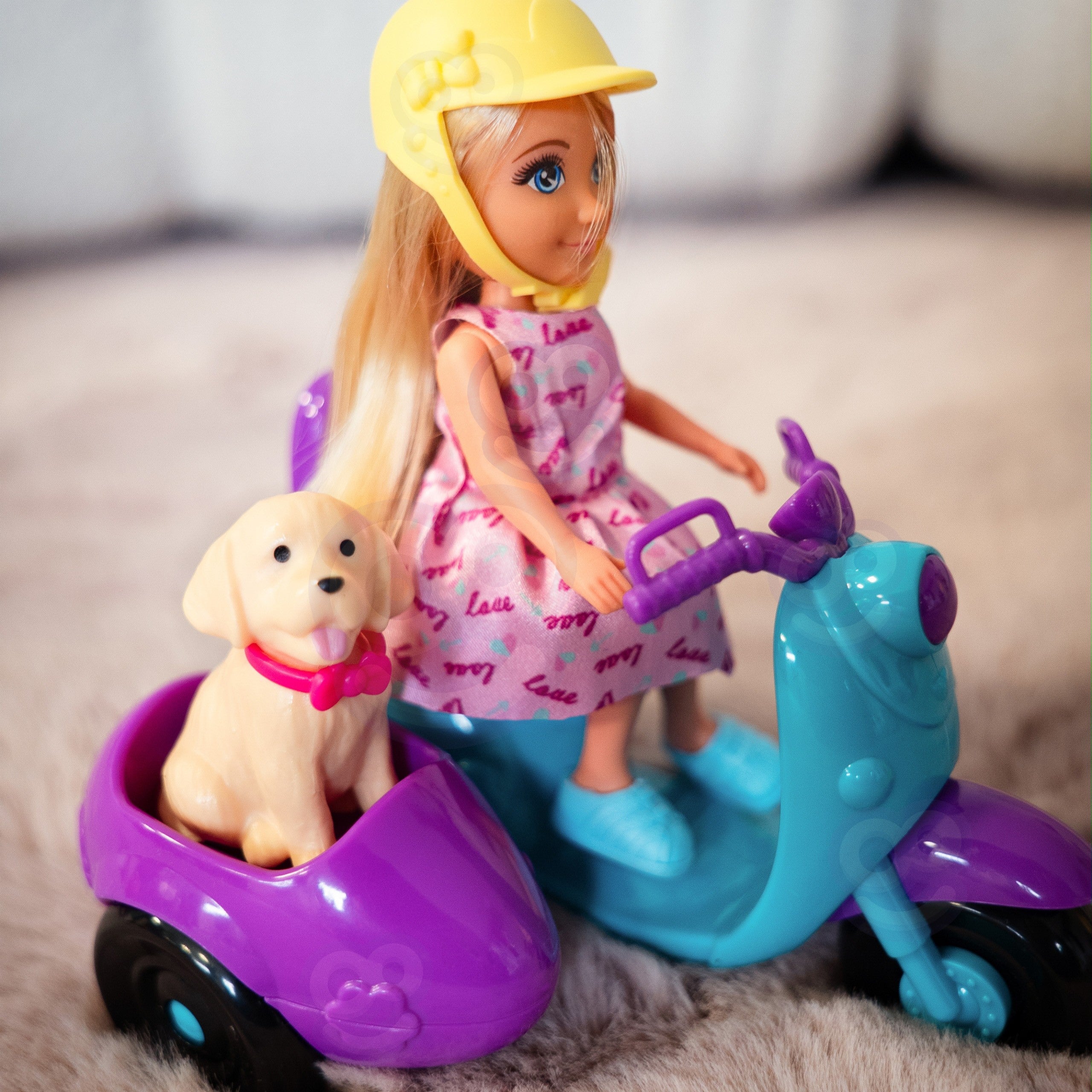 Кукла Woopie Royal Scooter с куче