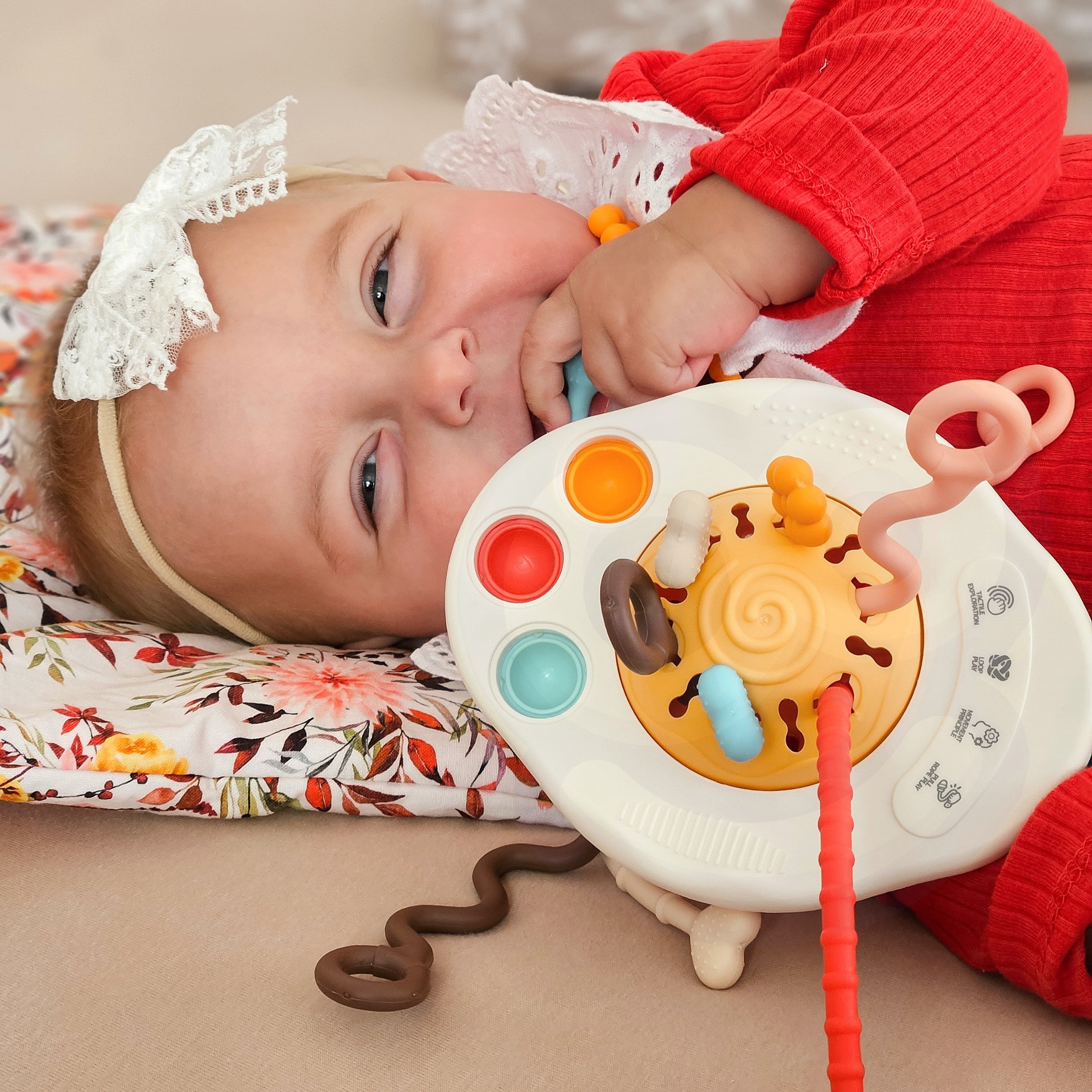 Woopie Baby Montessori szenzoros játék fogat csörgő többfunkciós Ufo