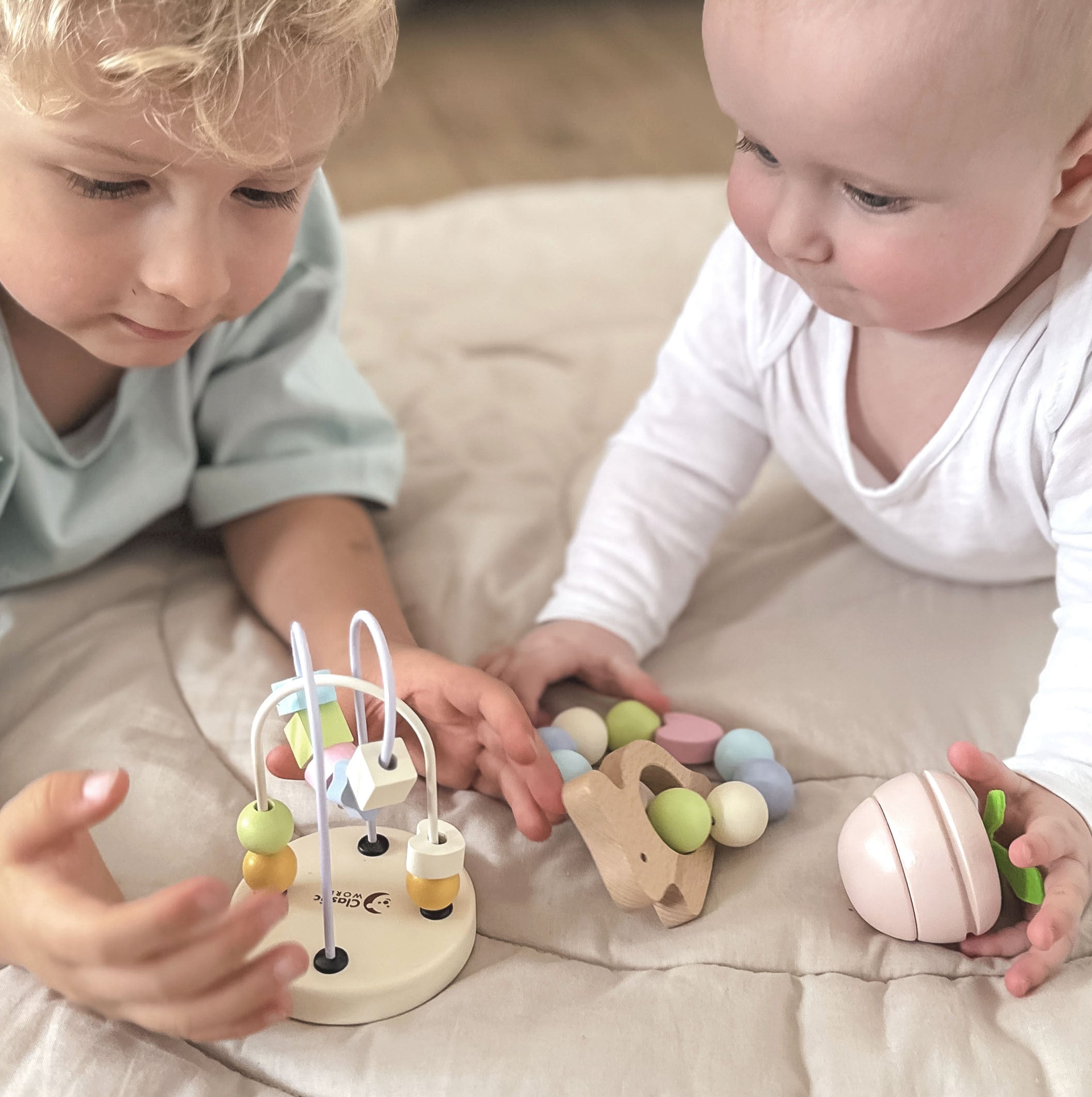 Clasaiceach Domhanda Pastel Motor Set Do Babies Bosca An Chéad Bréagáin Ó Breithe