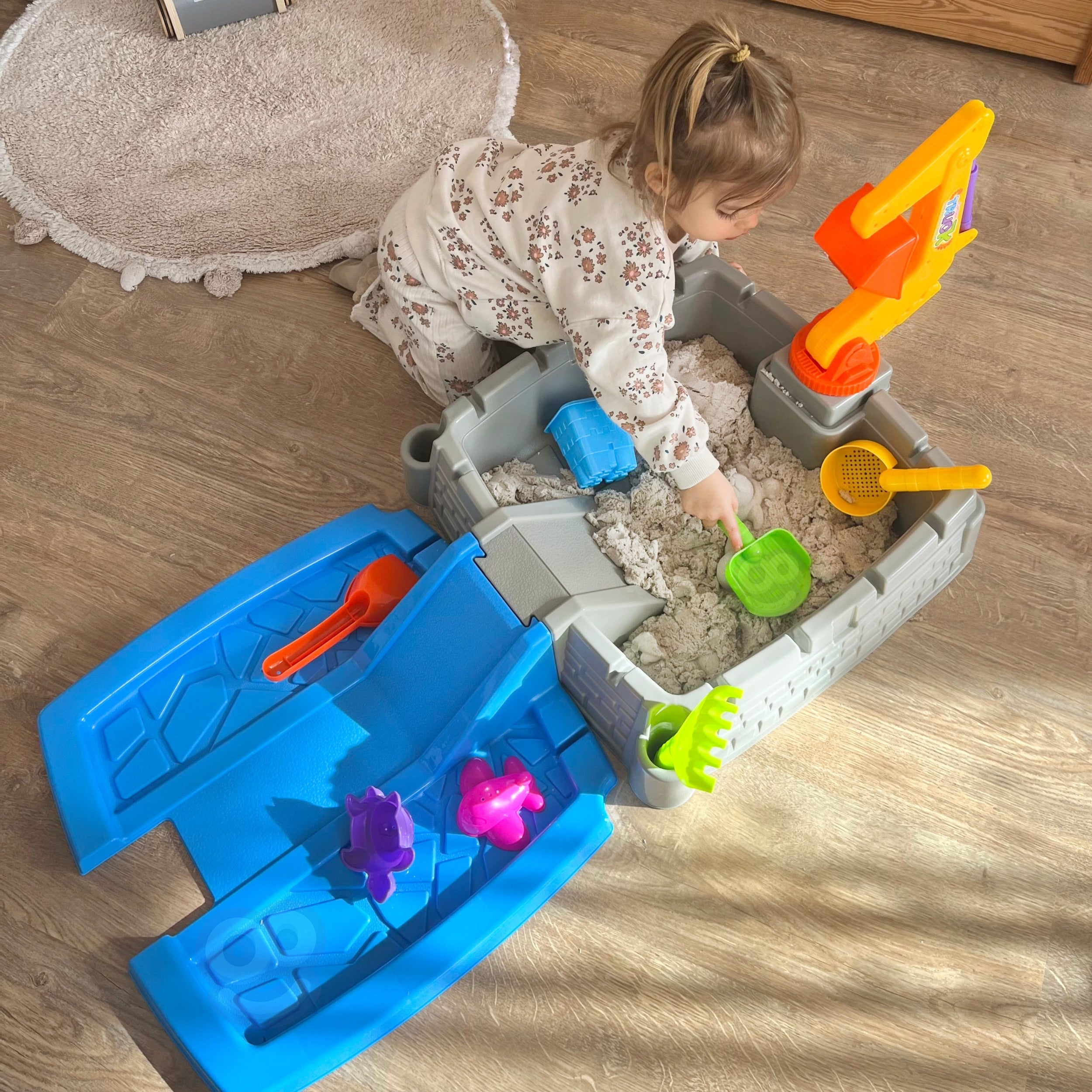 Woopie Portable Sandbox Castle Lockable + 9 Acc.