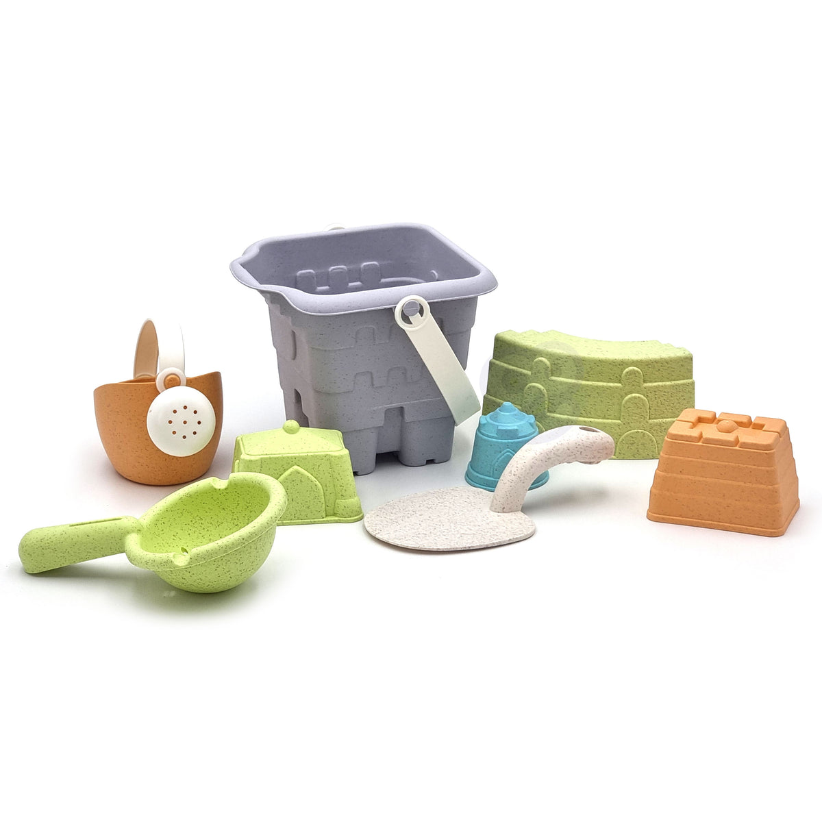 Woopie Green Sand Bucket Tower Set 8 kusov biologicky odbúrateľného organického materiálu
