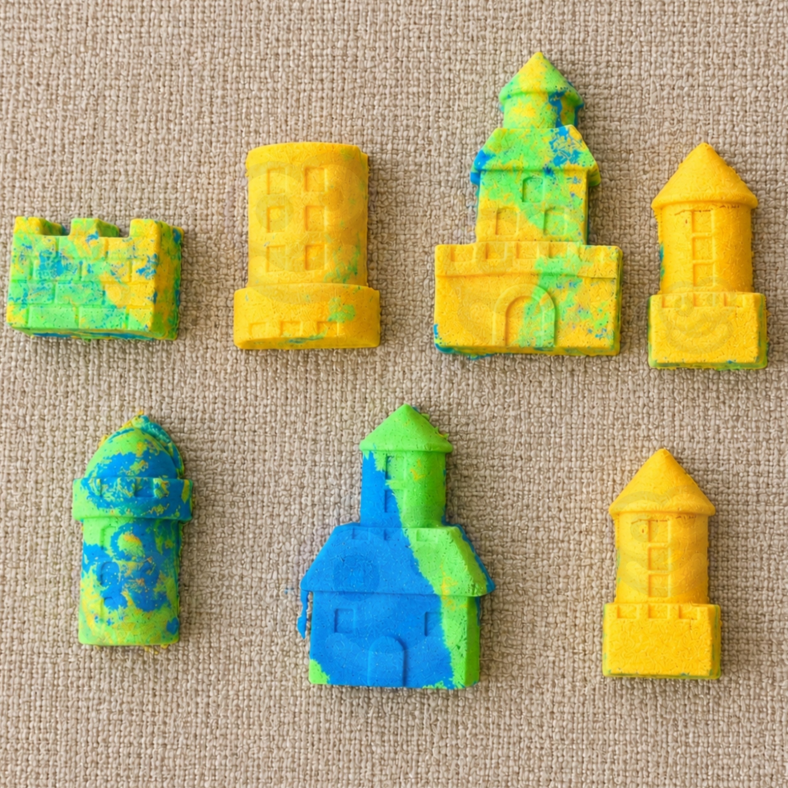 Woopie Kinetic Sand Magic Castle Set 22 Pcs Suitcase