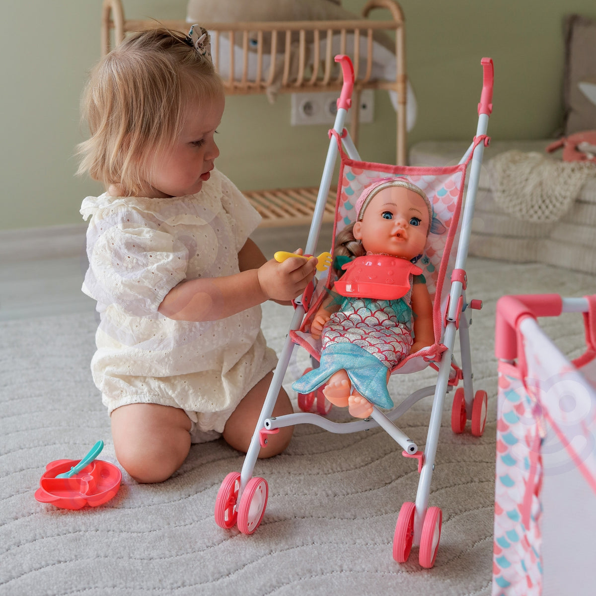 Woopie Royal Baby Doll 36 cm Meerjungfrau Interaktives Set XXL Betreuer 18 in 1
