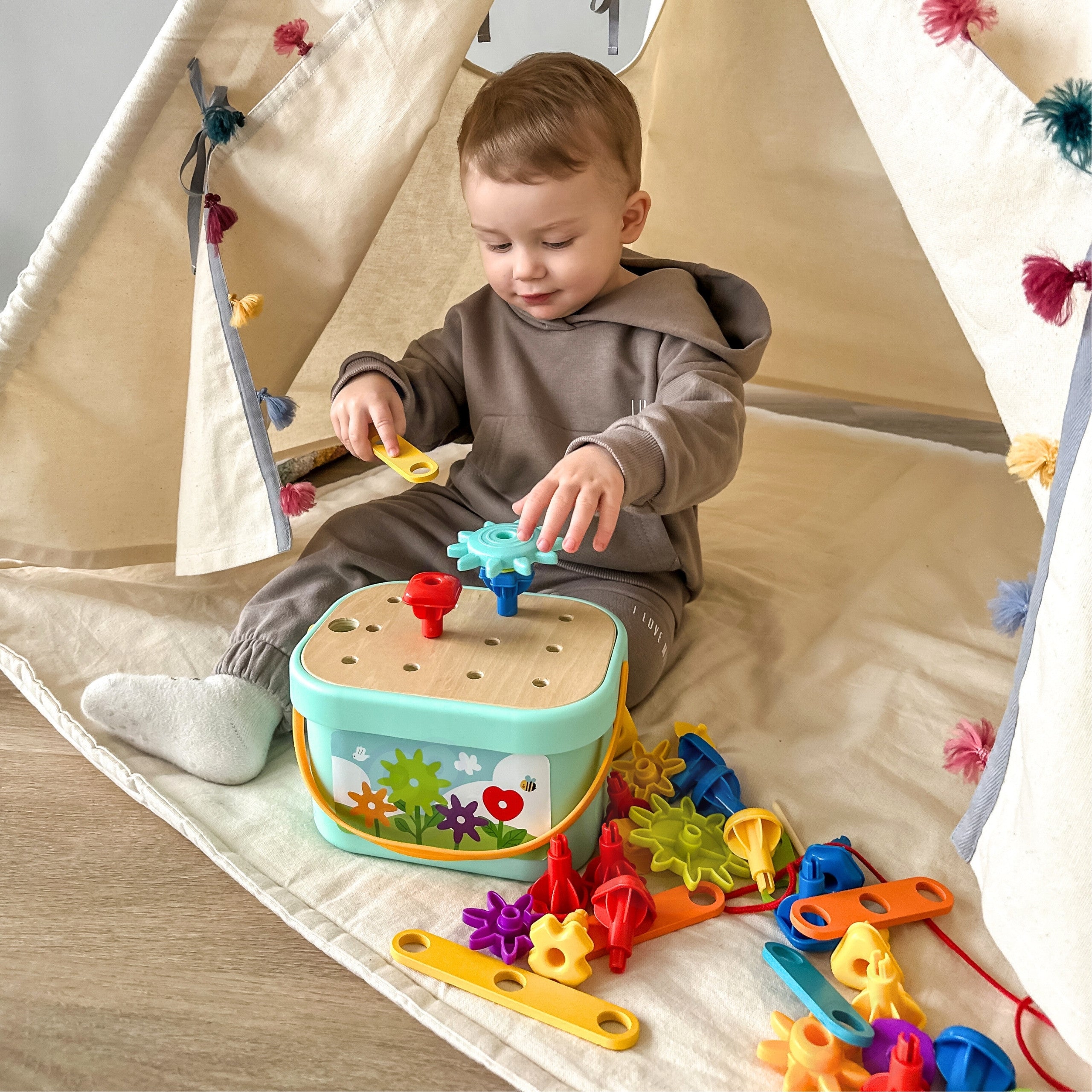 Woopie Green Montessori 12-in-1 Motor Construction Box Fsc
