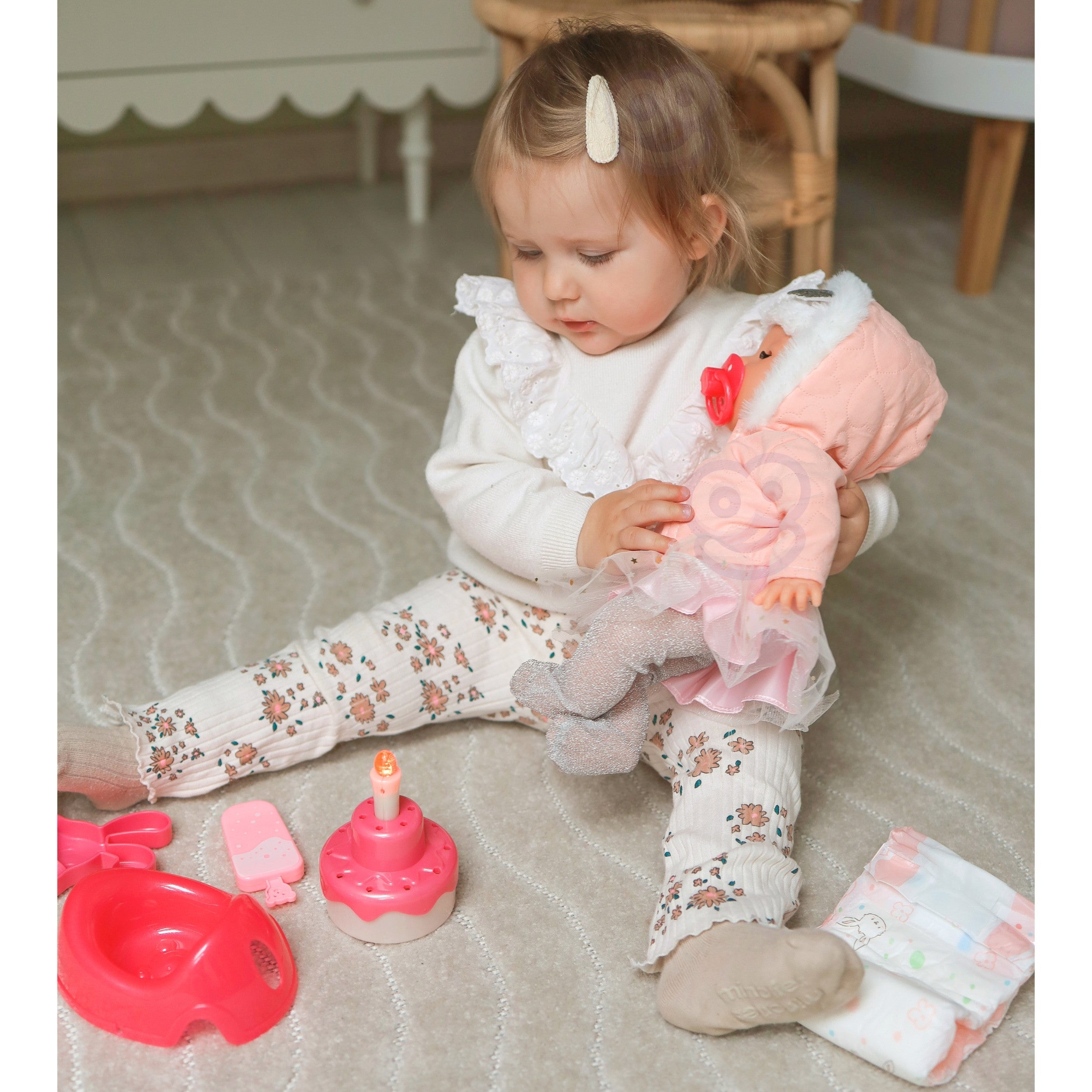 Woopie Royal Poupée Interactive Anniversaire de Petite Sophie 35 Cm + Acc.