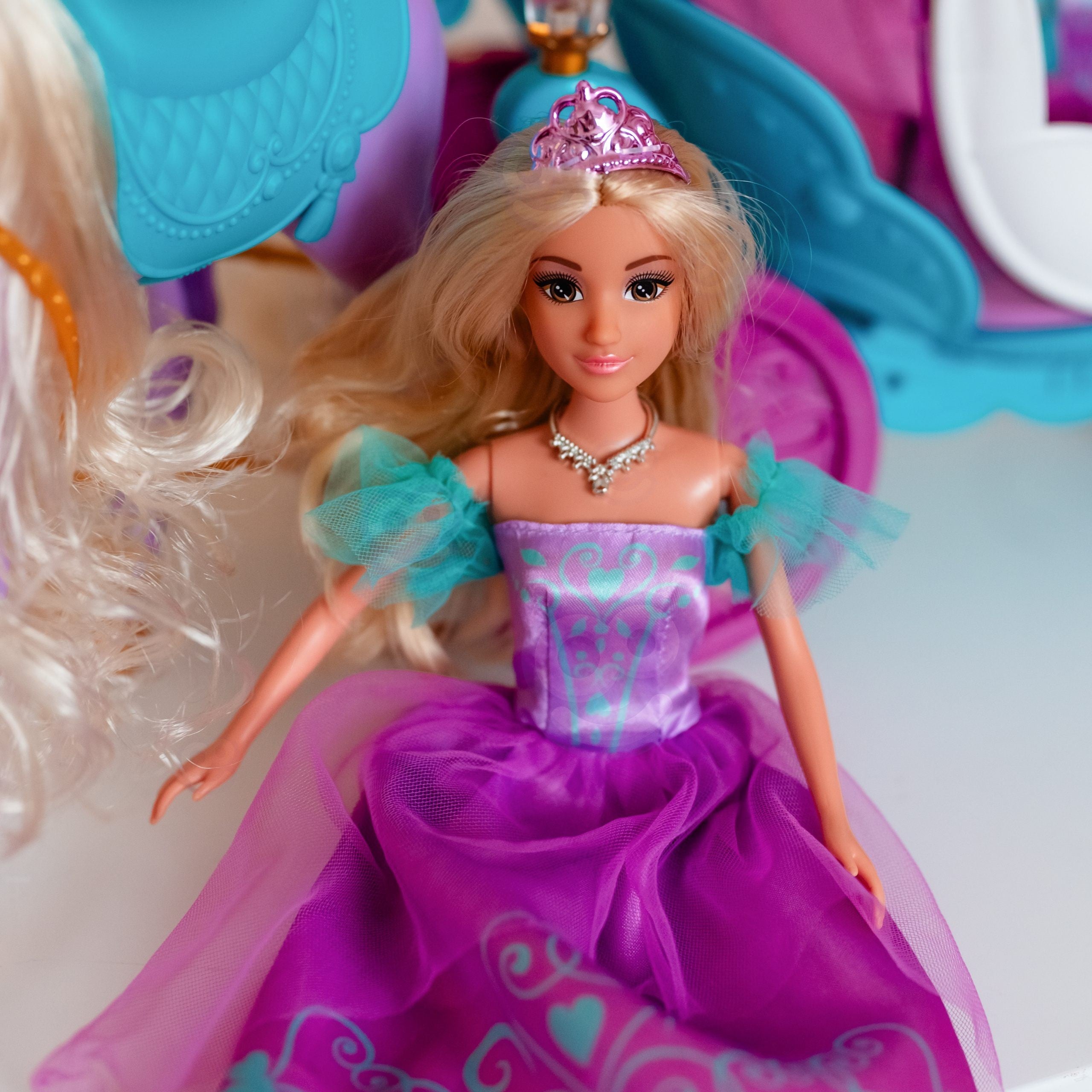 Panenka Woopie Royal Princess Lily a kouzelné doplňky ke kočárku