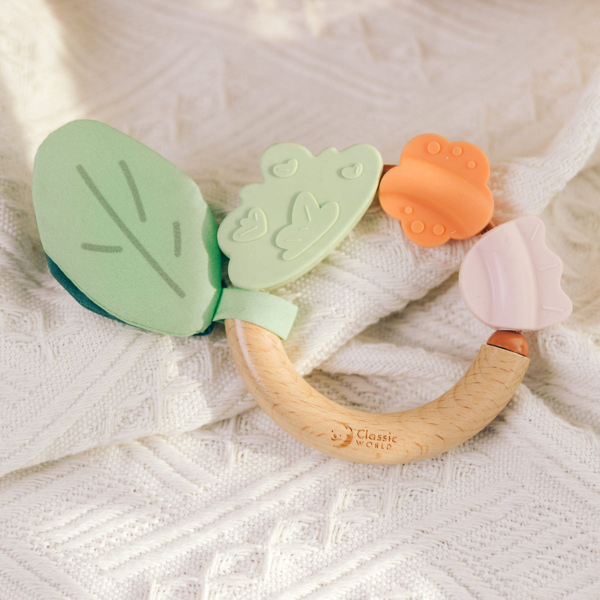 Classic World Wooden Sensor Teether Eco Babáknak 0m+