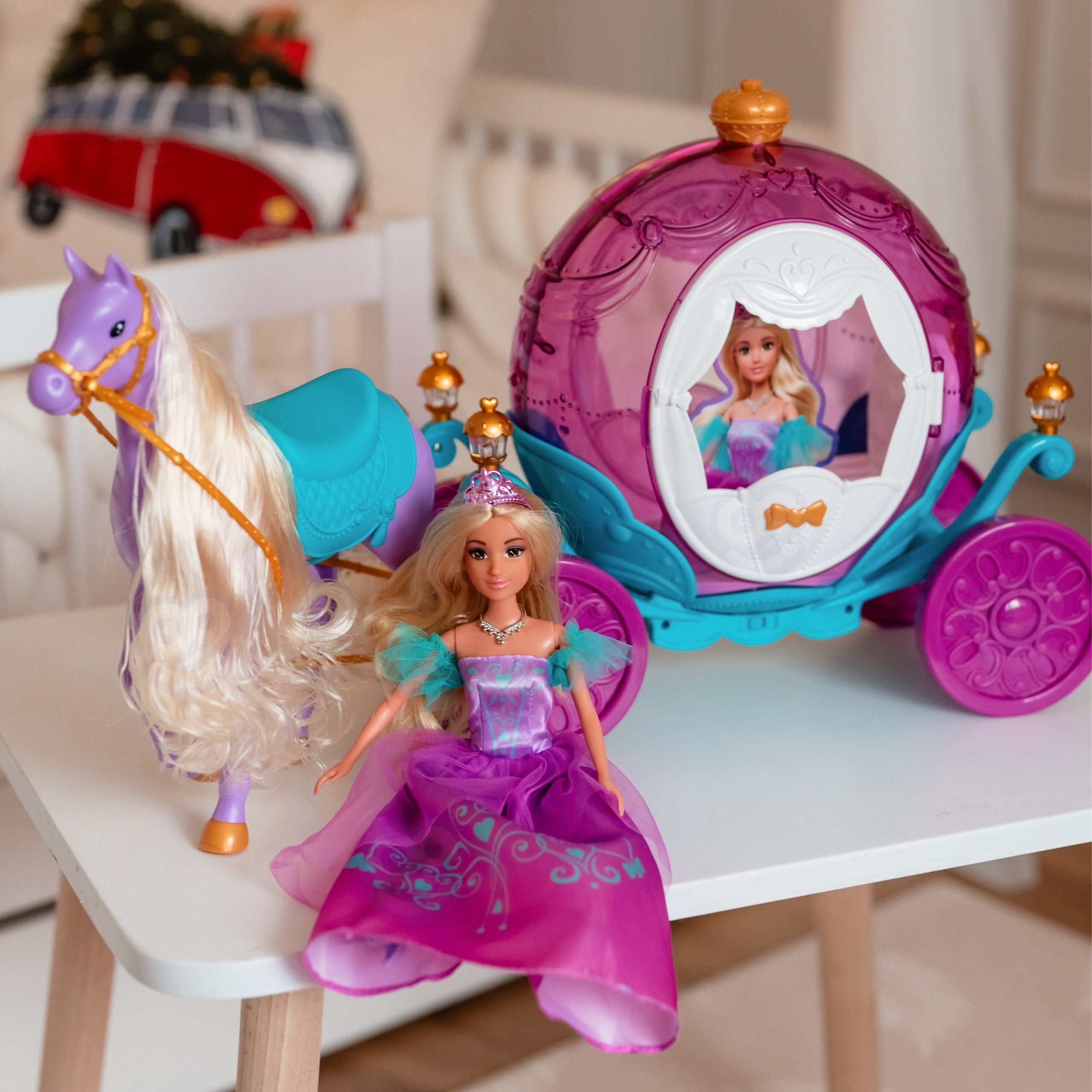 Panenka Woopie Royal Princess Lily a kouzelné doplňky ke kočárku
