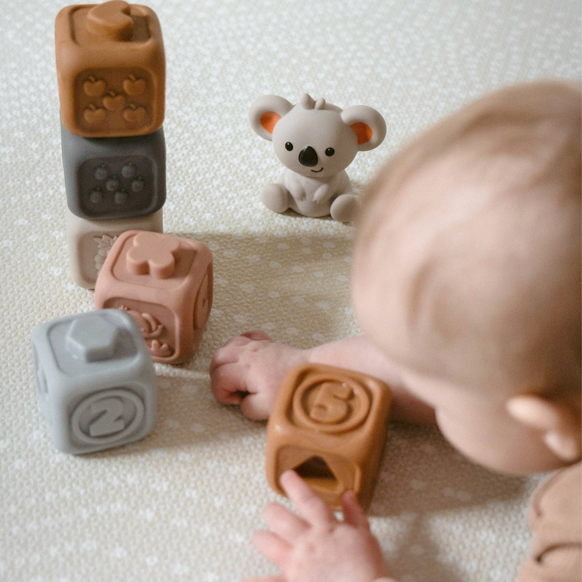 Woopie Baby Lernpyramide Set Sensorische Blöcke 2in1 Beißring Zahlen