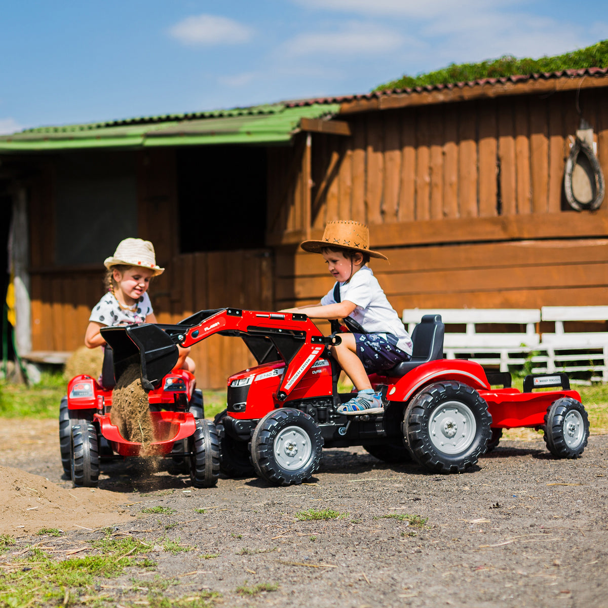 Ciągnik na pedały Falk Massey Ferguson 8740s z łyżką i przyczepą 3-7 lat