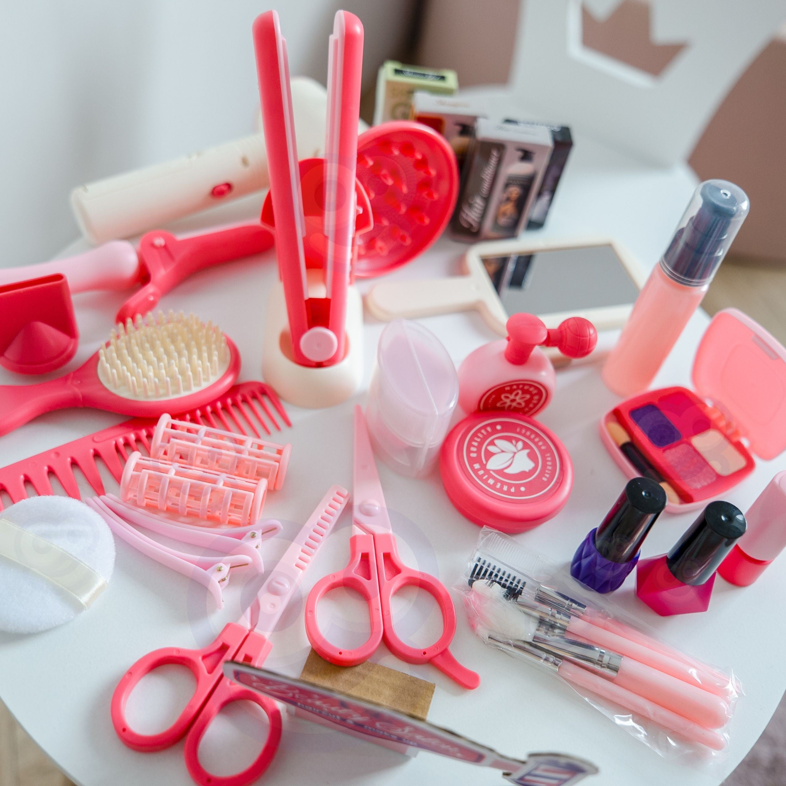 Woopie Hair Salon Cosmetic Case In A Box 2 In 1 43 Pcs.