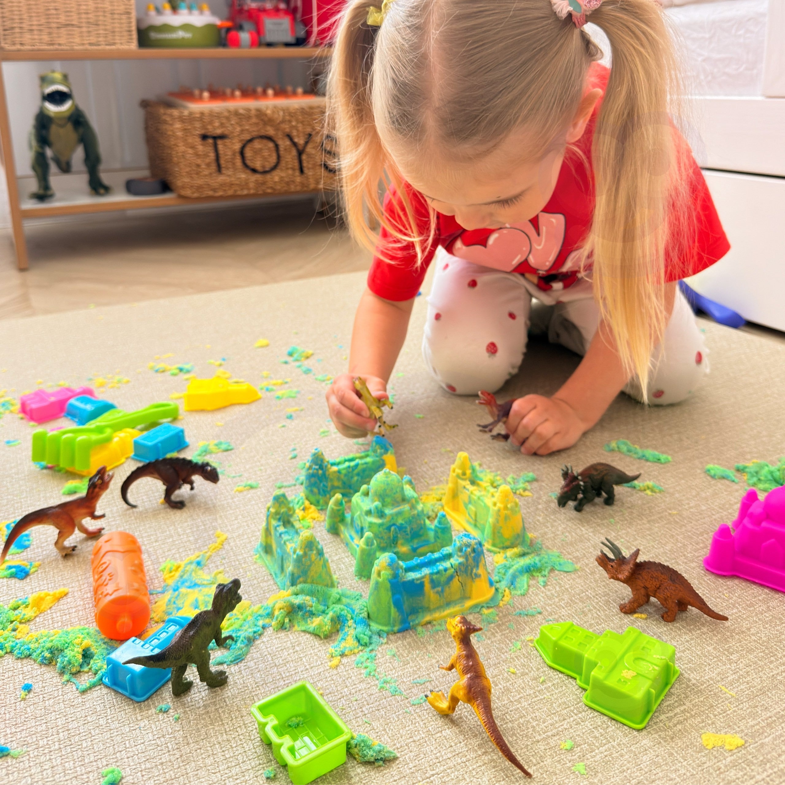 Woopie Kinetic Sand Magic Castle Set 22 Pcs Suitcase