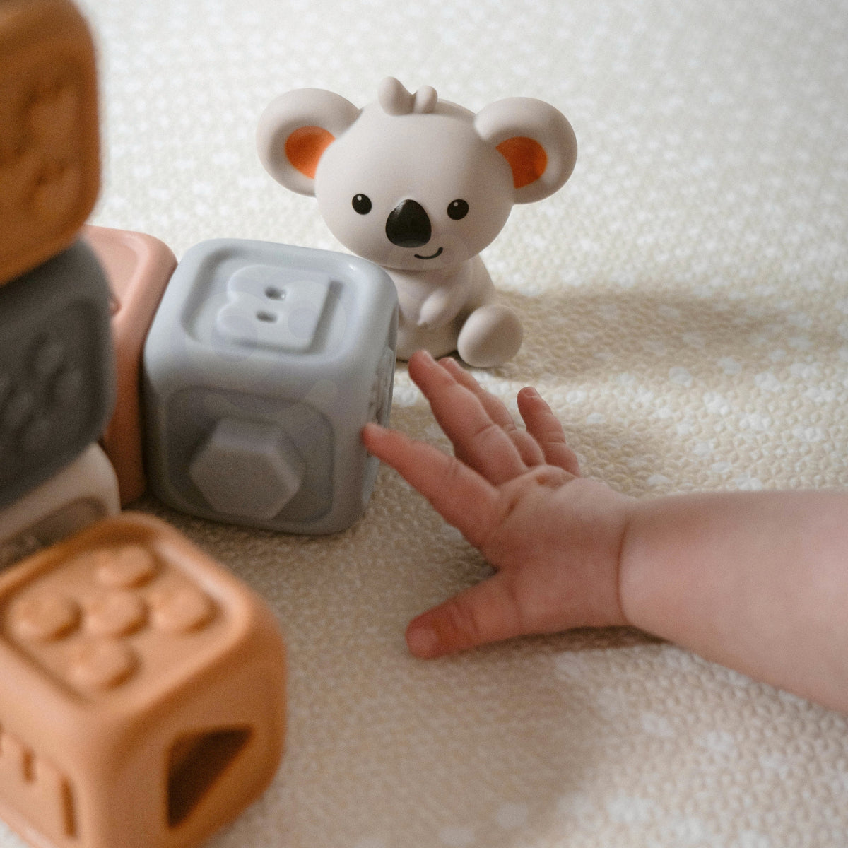 Woopie Baby Lernpyramide Set Sensorische Blöcke 2in1 Beißring Zahlen