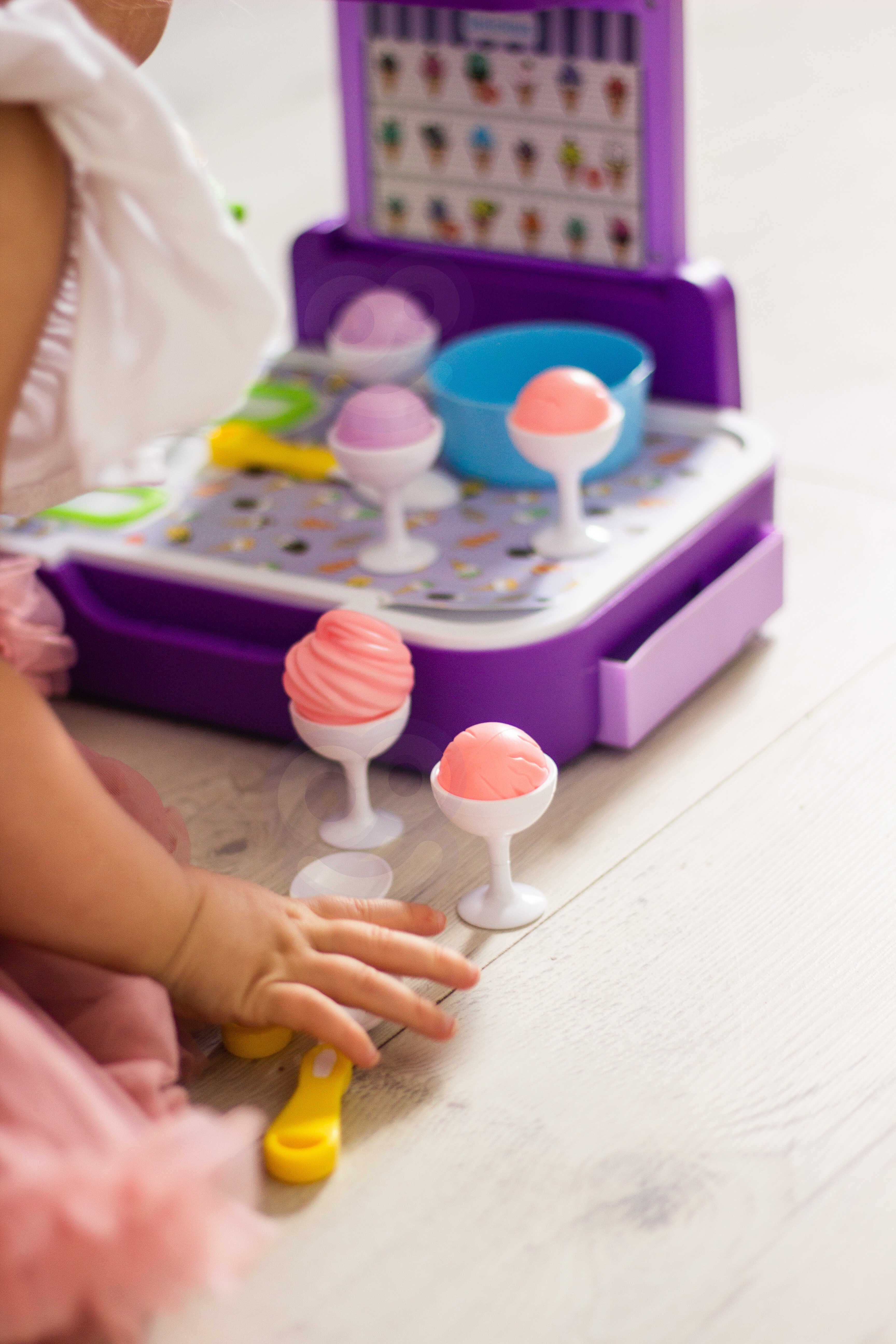 Woopie Ice Cream Case 3 In 1 Kitchen Shop Ice Cream Parlor Portable 62 Pcs.