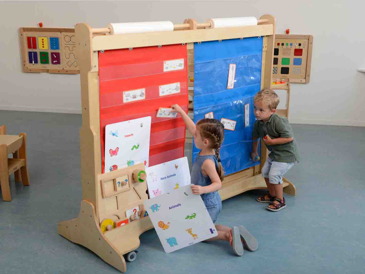 Masterkidz Висящ лист от плат с джобове за книги и картини Син