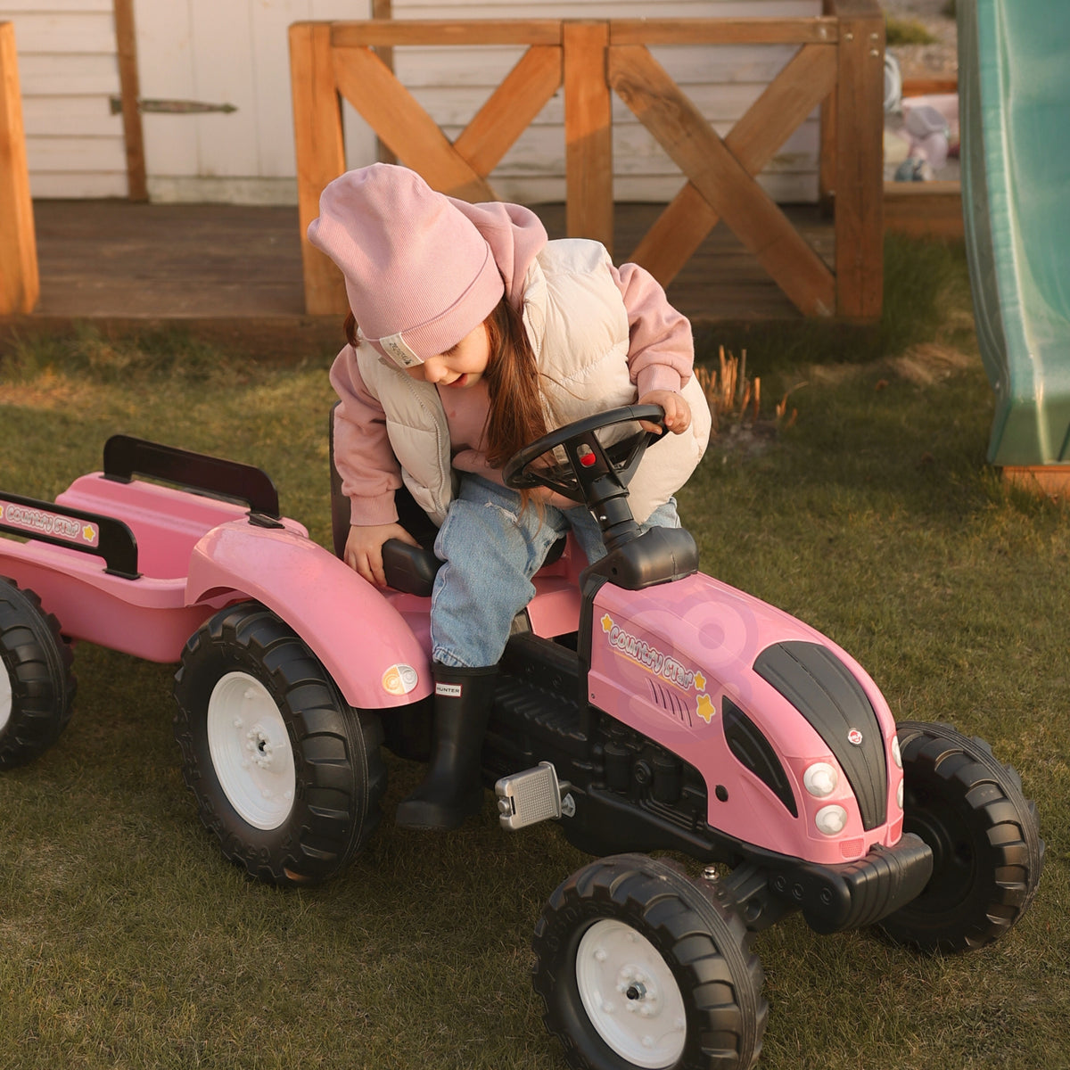 Falk Country Star Pink šlapací traktor + přívěs a klakson 2-5 let.
