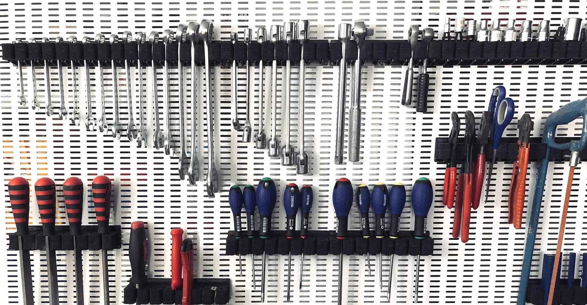 Almacenamiento de herramientas universal montado en la pared Smarthook, paquete de 3